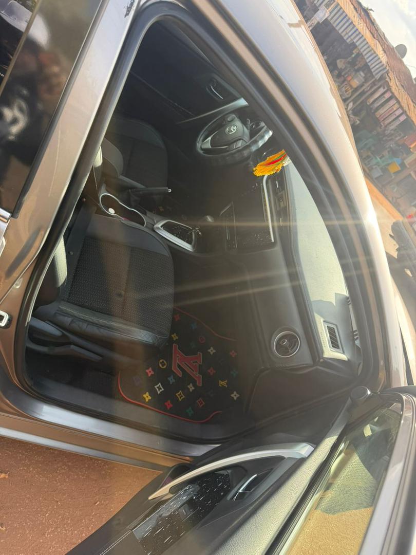 2015 Auris - Image 6